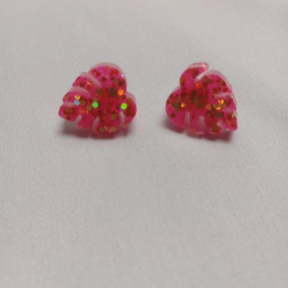 5/$25 Pink and Gold Leaf Earrings